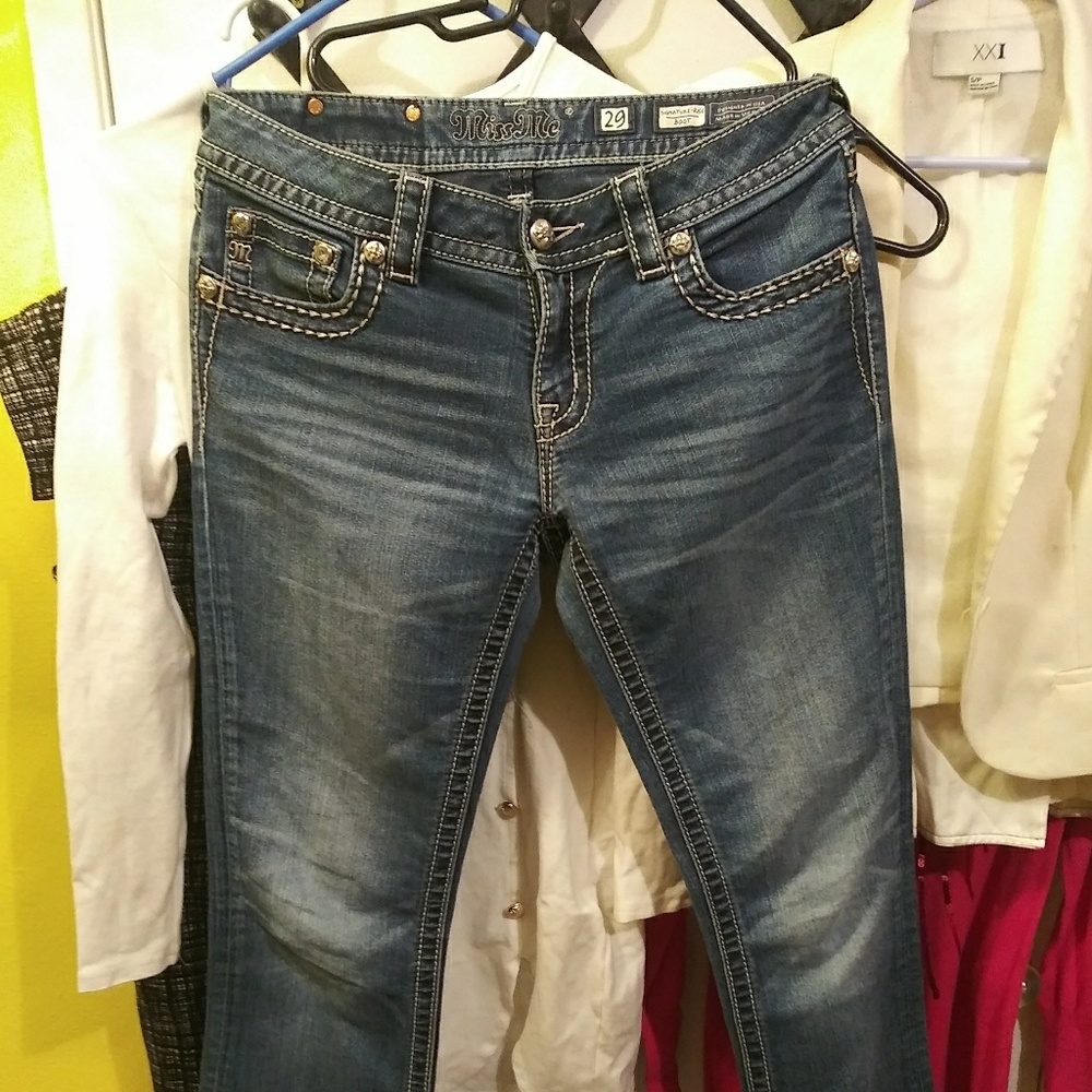 Woman's Miss Me Jeans